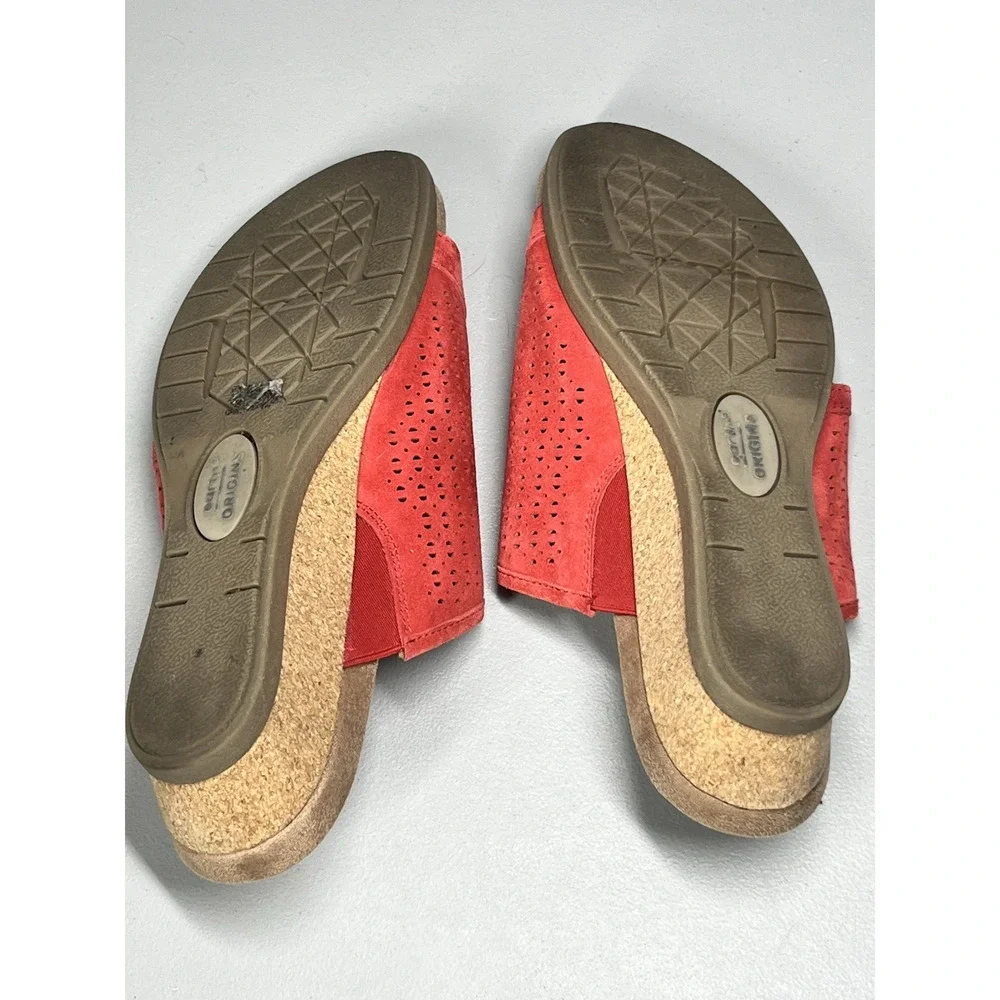 Earth Origins Pico Pearl Suede Wedge Sandals Womens 8 W Red Slip On Perforated - Picture 7 of 8